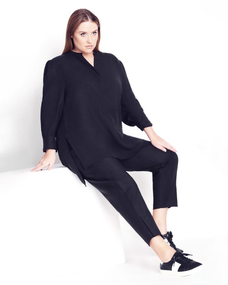 Plus size model wearing  by Refinity | Dia&Co | dia_product_style_image_id:172267
